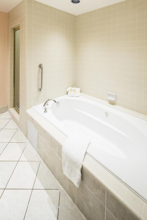 Campbell Inn Hotel - image 5