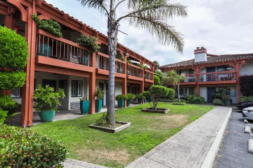 Campbell Inn Hotel - image 7