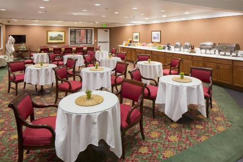 Campbell Inn Hotel - image 8