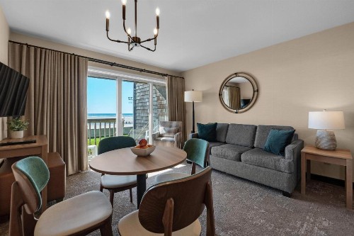 Schooner's Cove Inn - image 11