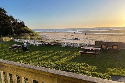 Schooner's Cove Inn - image 28