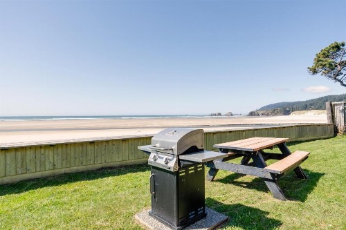 Schooner's Cove Inn - image 33