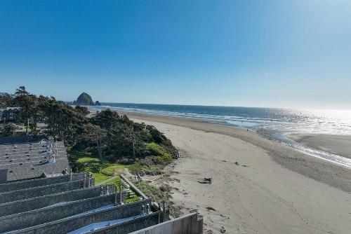 Schooner's Cove Inn - image 4