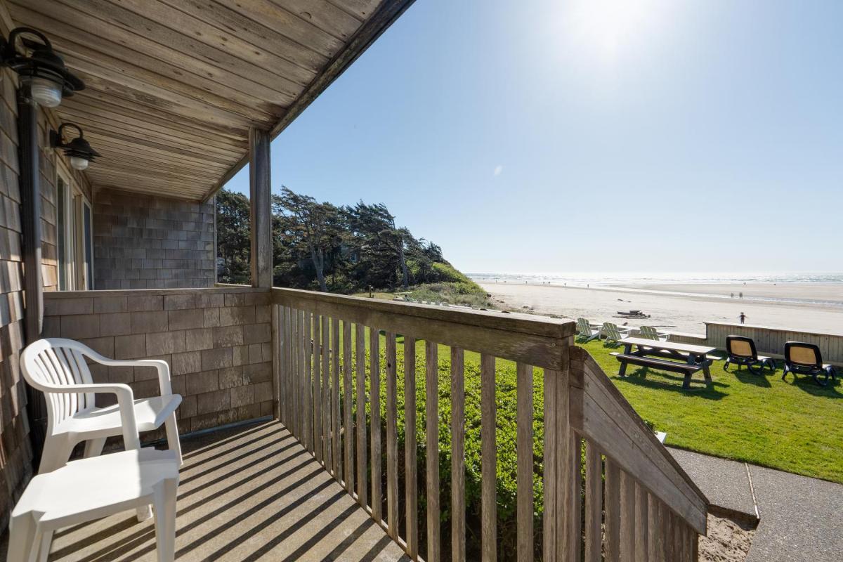 Schooner's Cove Inn - image 5