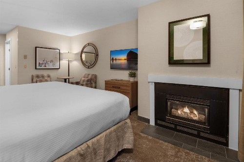 Schooner's Cove Inn - image 9