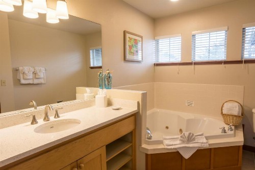 Inn at Cannon Beach - image 9