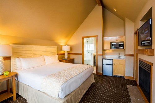 The Ocean Lodge - image 40