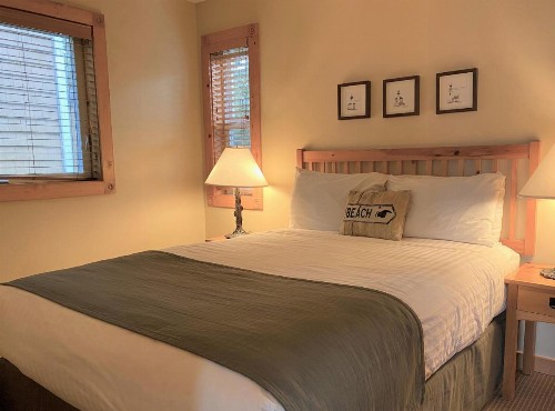 Lighthouse Inn - image 14