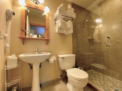 Lighthouse Inn - image 16