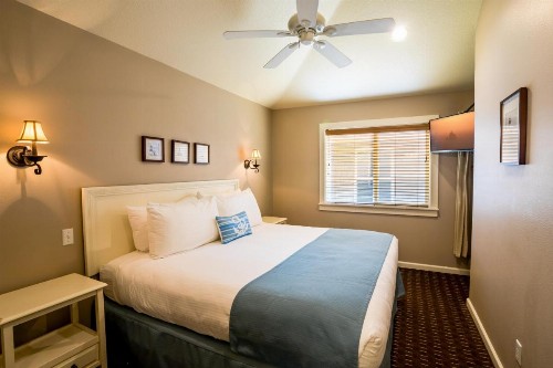 Lighthouse Inn - image 17