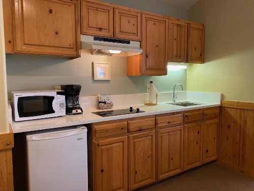 Lighthouse Inn - image 20