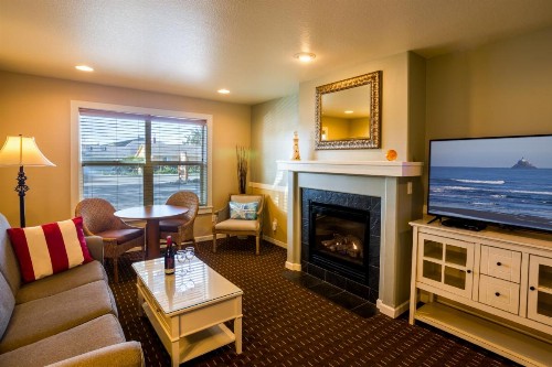 Lighthouse Inn - image 29
