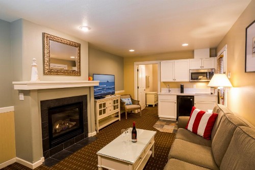 Lighthouse Inn - image 31