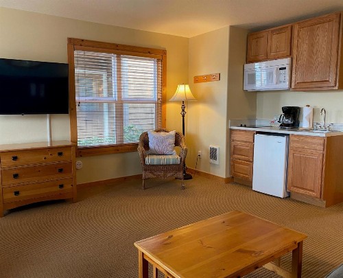 Lighthouse Inn - image 33