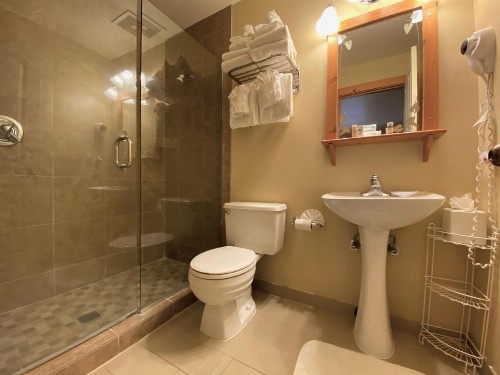 Lighthouse Inn - image 39