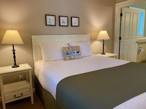 Lighthouse Inn - image 40