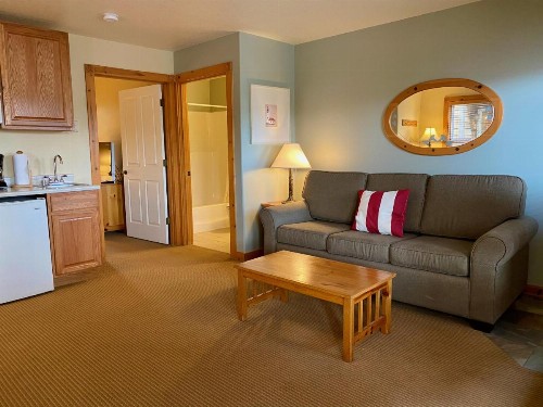 Lighthouse Inn - image 49