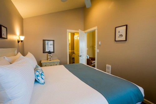Lighthouse Inn - image 9