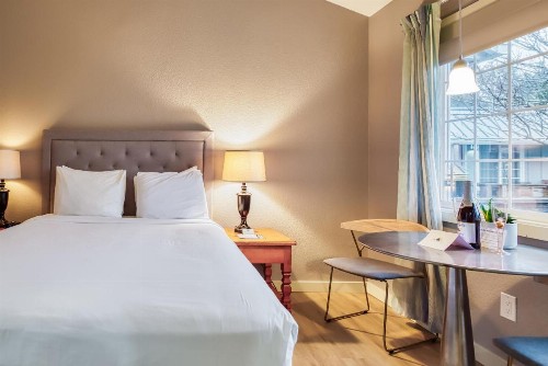 Inn at Haystack Rock - image 18
