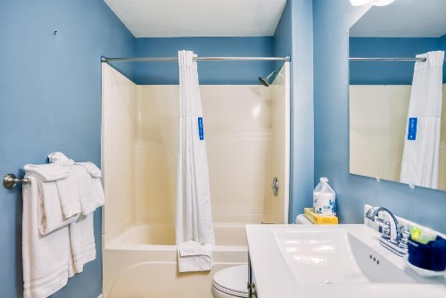 Inn at Haystack Rock - image 21