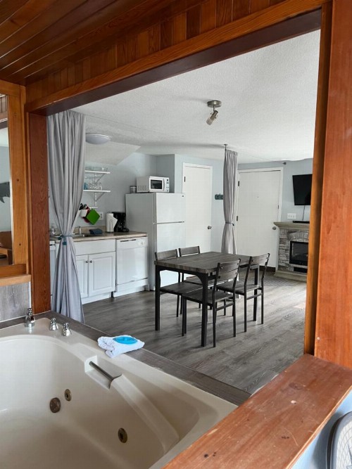 The Guesthouse Ocean View Cottages - image 7