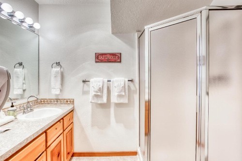Beaches Inn | Sandpiper Pier Cottage - image 11