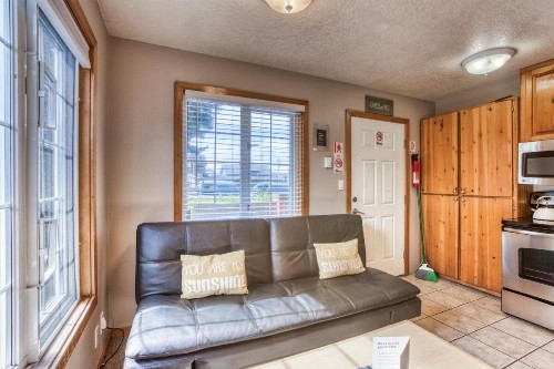 Beaches Inn | Sandpiper Pier Cottage - image 12