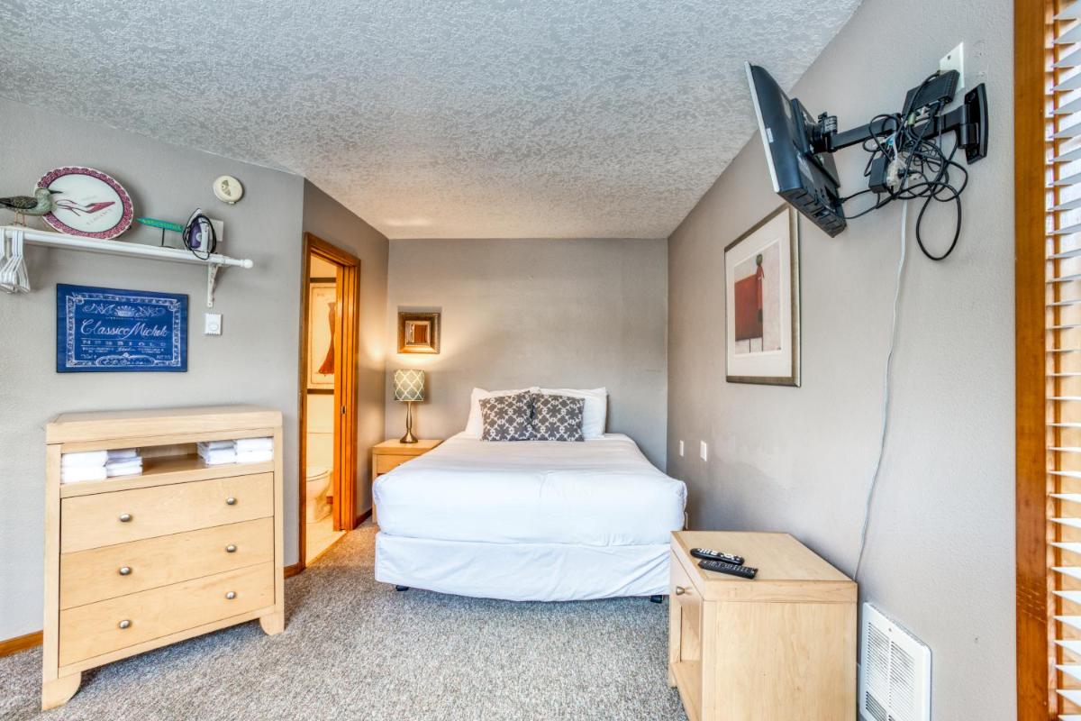 Beaches Inn | Sandpiper Pier Cottage - image 5