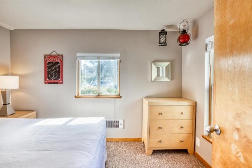 Beaches Inn | Buccaneer Bay Bungalow - image 12