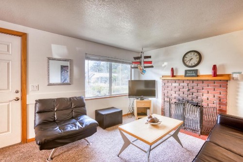 Beaches Inn | Buccaneer Bay Bungalow - image 4