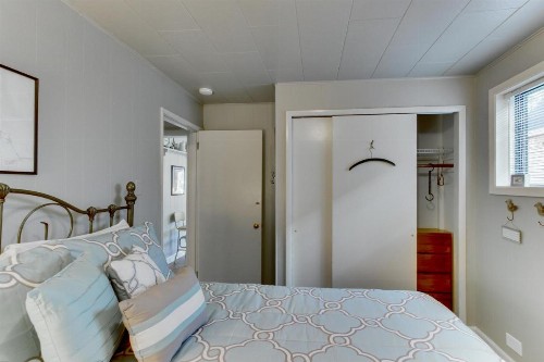 Pitton Place - image 4