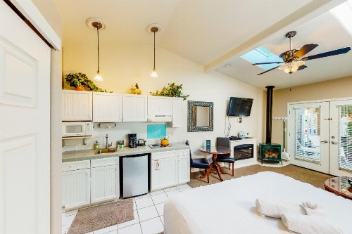 Sandals Inn | Spa Suite & Oceanside Cabana - image 7