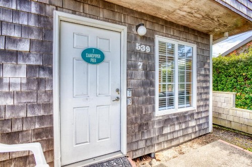 Beaches Inn Fourplex - image 8