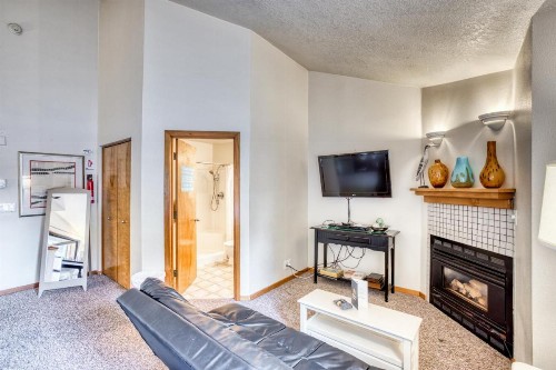 Beaches Inn Fourplex - image 9