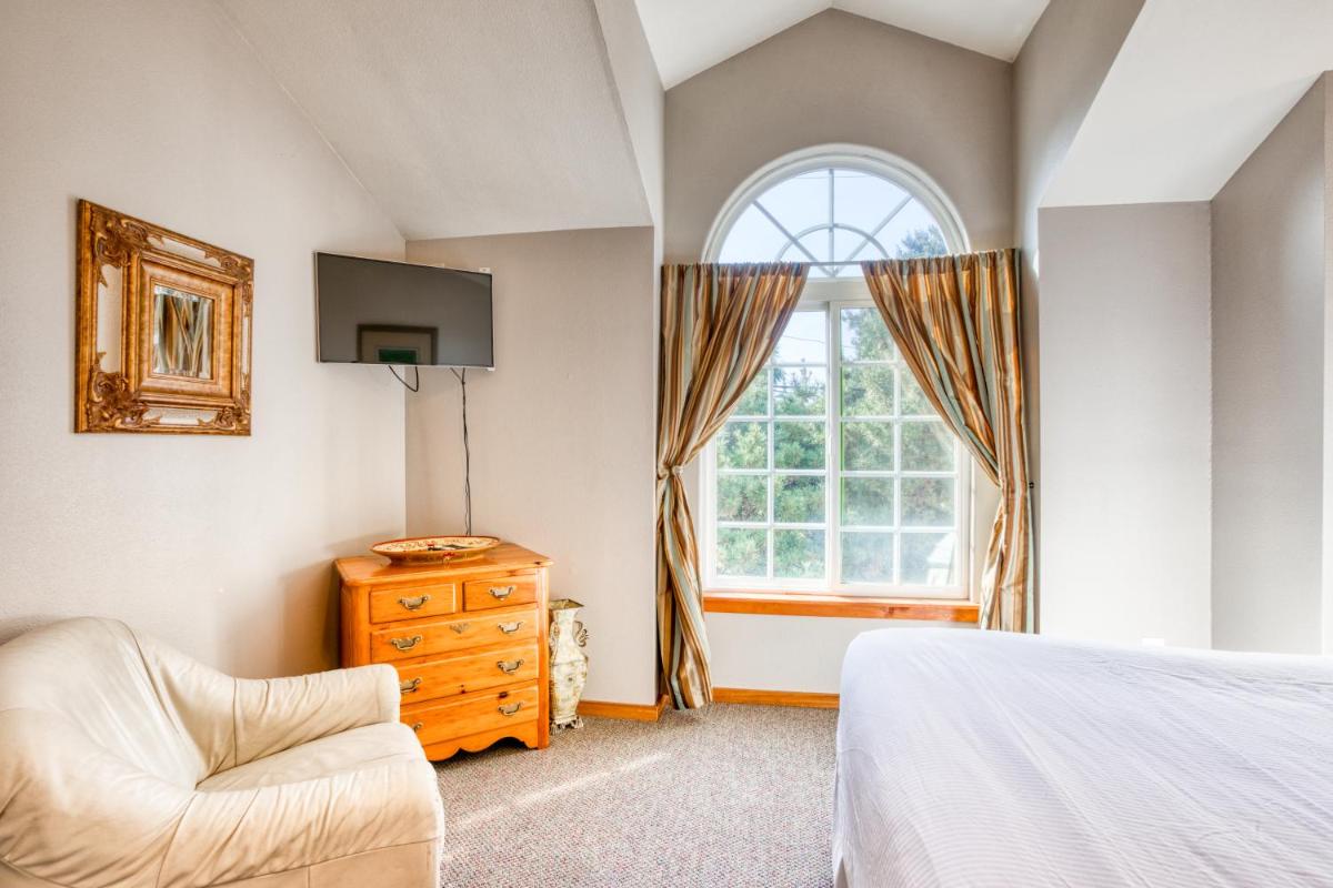 Beaches Inn Townhomes - image 2