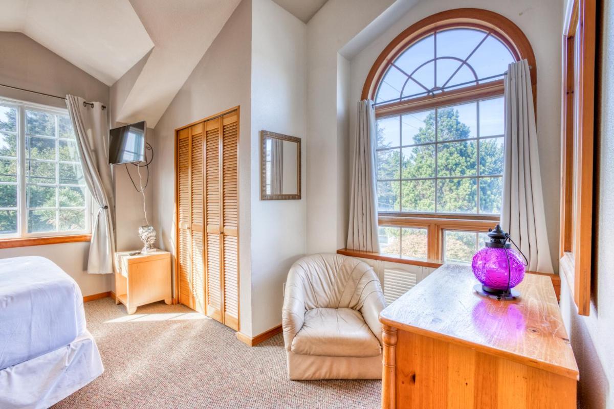 Beaches Inn Townhomes - image 7
