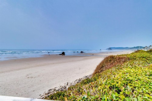 Cozy Cannon Beach Condo - image 10