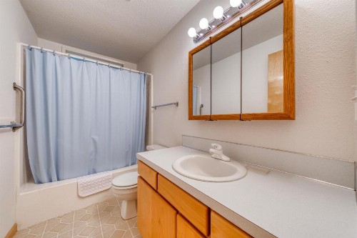 Cottage on Hemlock Street - image 7