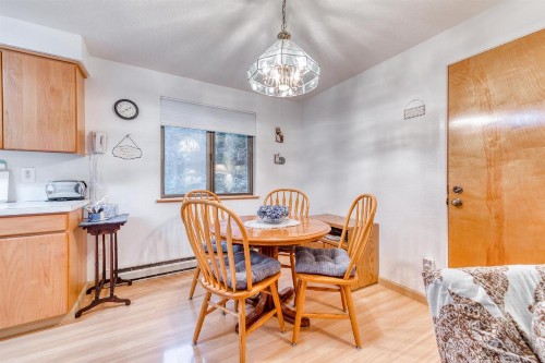 Cottage on Hemlock Street - image 8