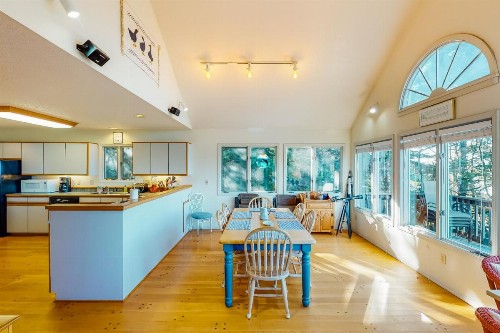 Secluded Cannon Beach Escape - image 7