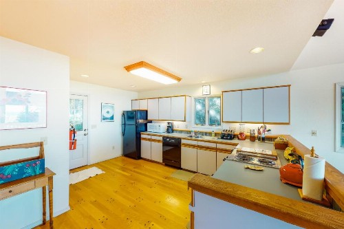 Secluded Cannon Beach Escape - image 9