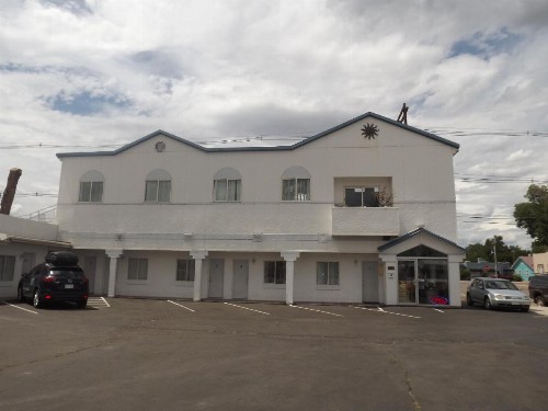 Colorado Inn Motel - image 2