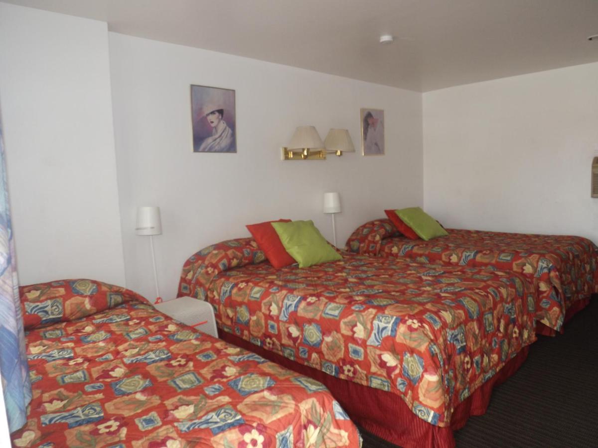 Colorado Inn Motel - image 3