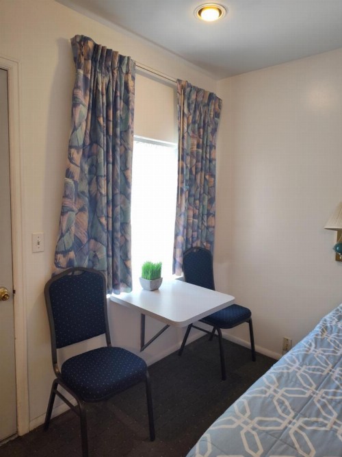 Colorado Inn Motel - image 7