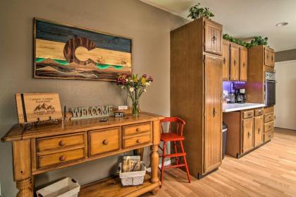 Dog-Friendly Cozy Cañon Rancher Vacation Home