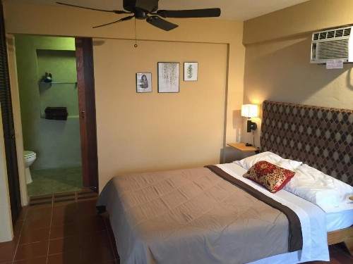 El Pequeño Hotel - image 35