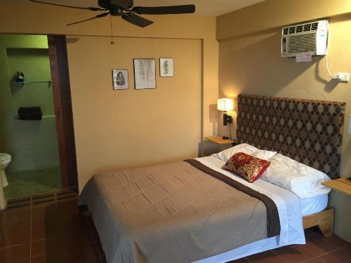 El Pequeño Hotel - image 4