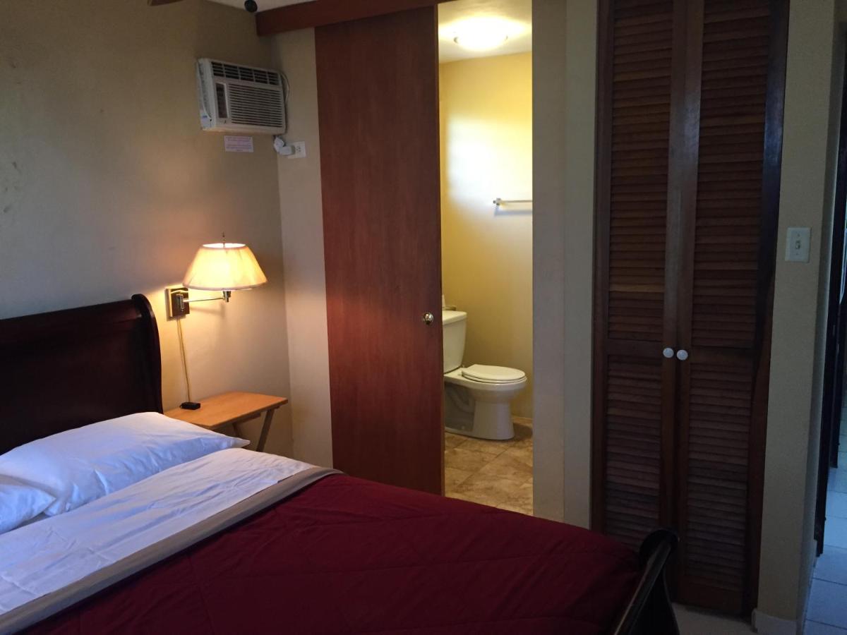 El Pequeño Hotel - image 6