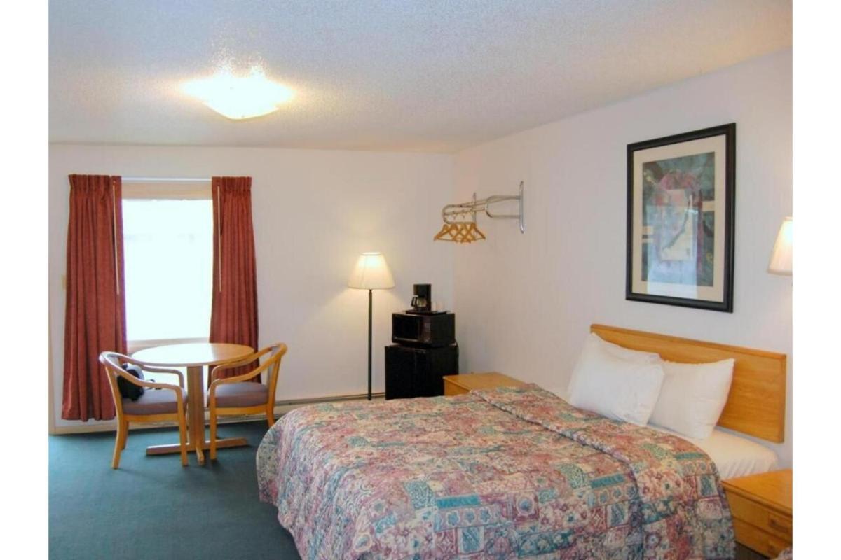 Canton Inn - main image