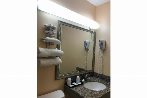 Canton Inn - image 15